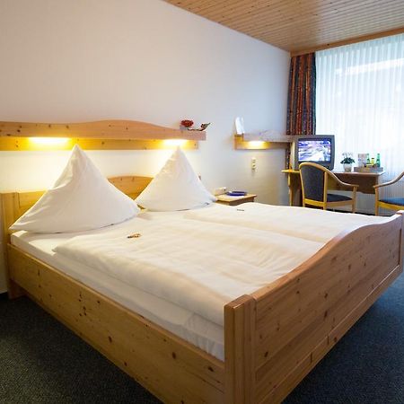 Hotel Am Lingelbach Knüllwald Quarto foto